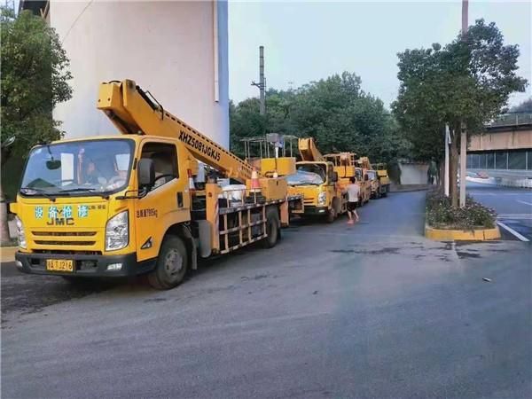 相义乌市吊车出租电话_吊车在上下降上需注意事项